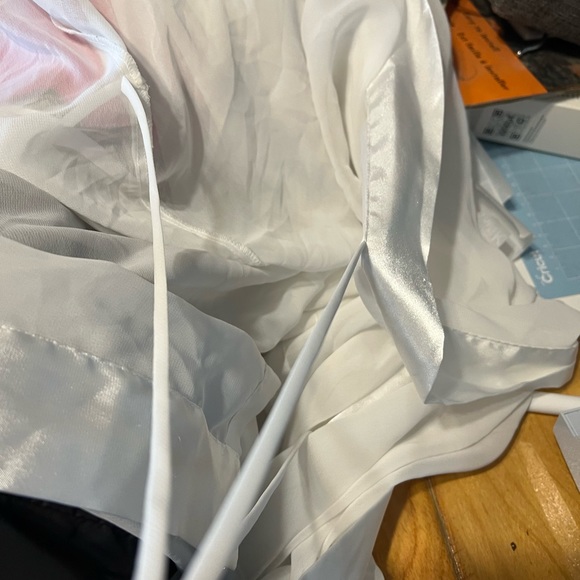 🌸Womans sheer & satin robe🌸 3/$25 Spring clearance sale - Picture 3 of 8